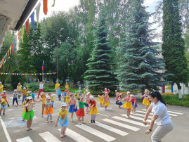 Танцевальный флешмоб Танцевальный флешмоб.
